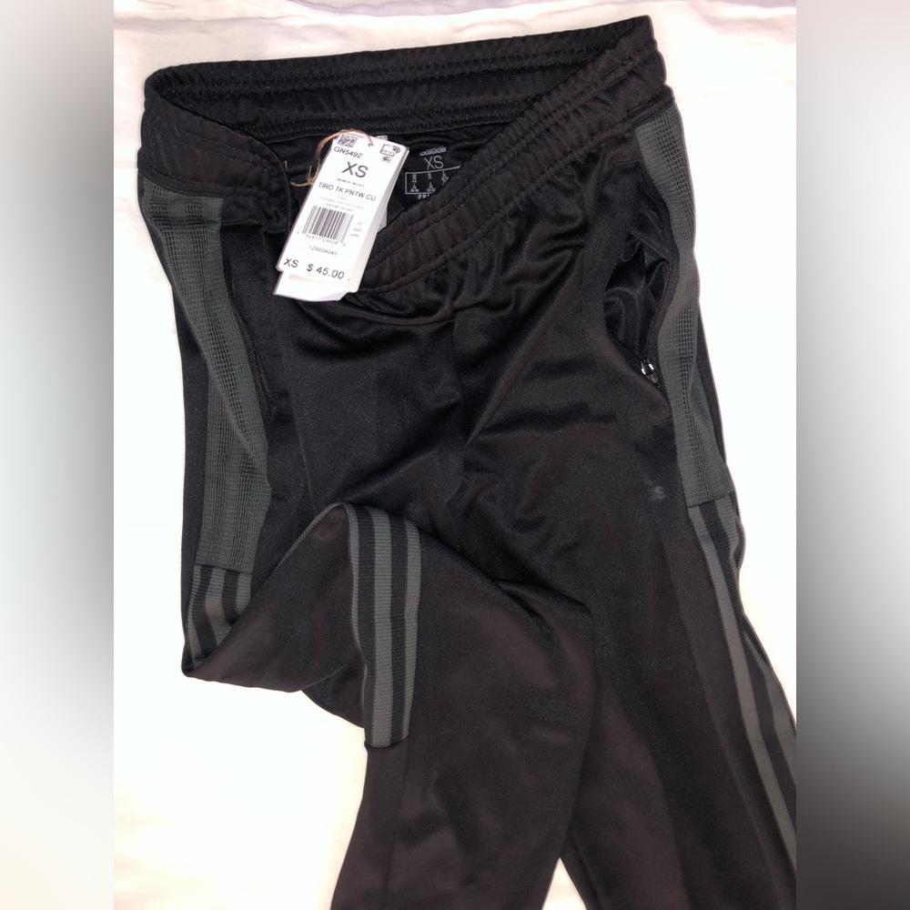 Women’s XS Adidas Soccer Joggers with zipper pockets & ankles, army green detail